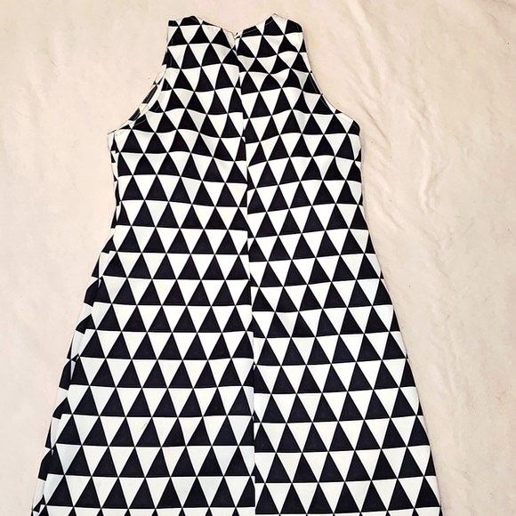 Black & White Super Cool Dress - Picture 5 of 6